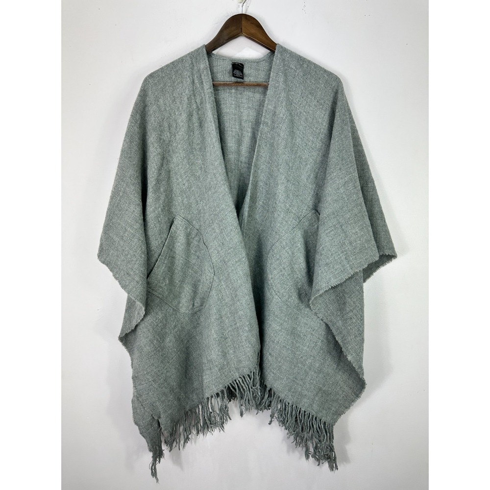 Fraas Gray Fringe Shawl Wrap Poncho Minimalist Old Money Quiet Luxury Layer